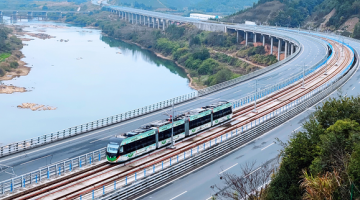 赛思x武夷有轨电车｜国首条独立路权旅游观光有轨电车线路开运，赛思助力北斗时钟